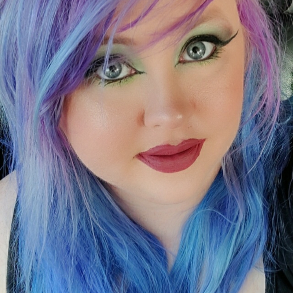 Meet your seller <3 - Picture 3 of 6